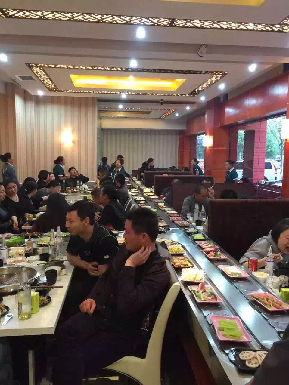 回轉自助火鍋設備
